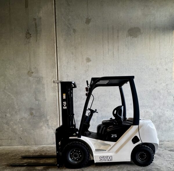CPC25 2.5 T Forklift - Image 2